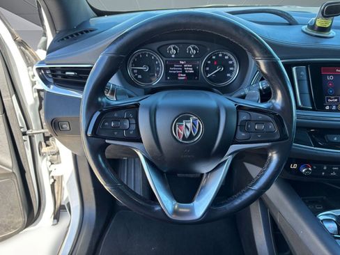 Used 2022 Buick Enclave Essence image 18