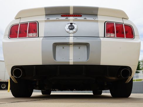 Used 2007 Ford Mustang GT RWD image 13