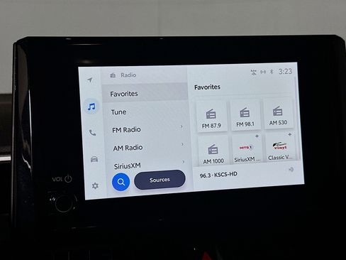 Used 2025 Toyota Corolla LE image 21