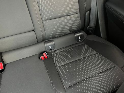 Used 2025 Chevrolet Equinox LT image 37