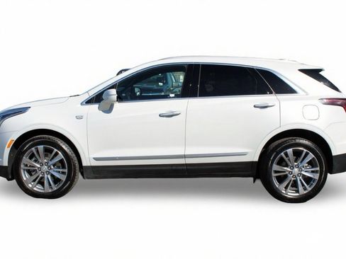 Used 2025 Cadillac XT5 Premium Luxury image 8