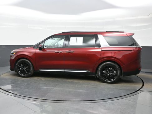 Used 2022 Kia Carnival SX Prestige image 3