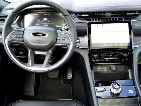 New 2025 Jeep Grand Cherokee L Limited image 25