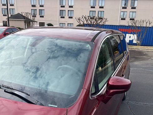 Used 2019 Chrysler Pacifica Touring Plus w/ Tire & Wheel Group image 8