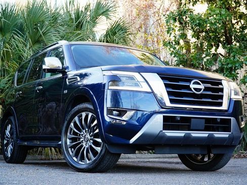 Used 2022 Nissan Armada Platinum w/ Captain's Chairs Package image 2