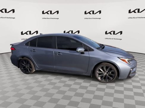 Used 2025 Toyota Corolla SE image 9