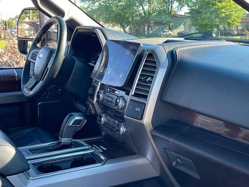 Used 2015 Ford F150 Platinum w/ Equipment Group 701A Luxury AWD/4WD image 27