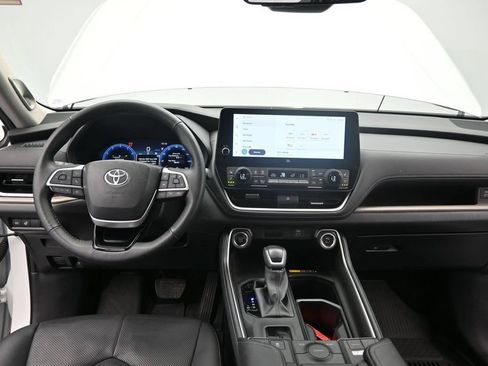 Used 2025 Toyota Grand Highlander FWD image 41