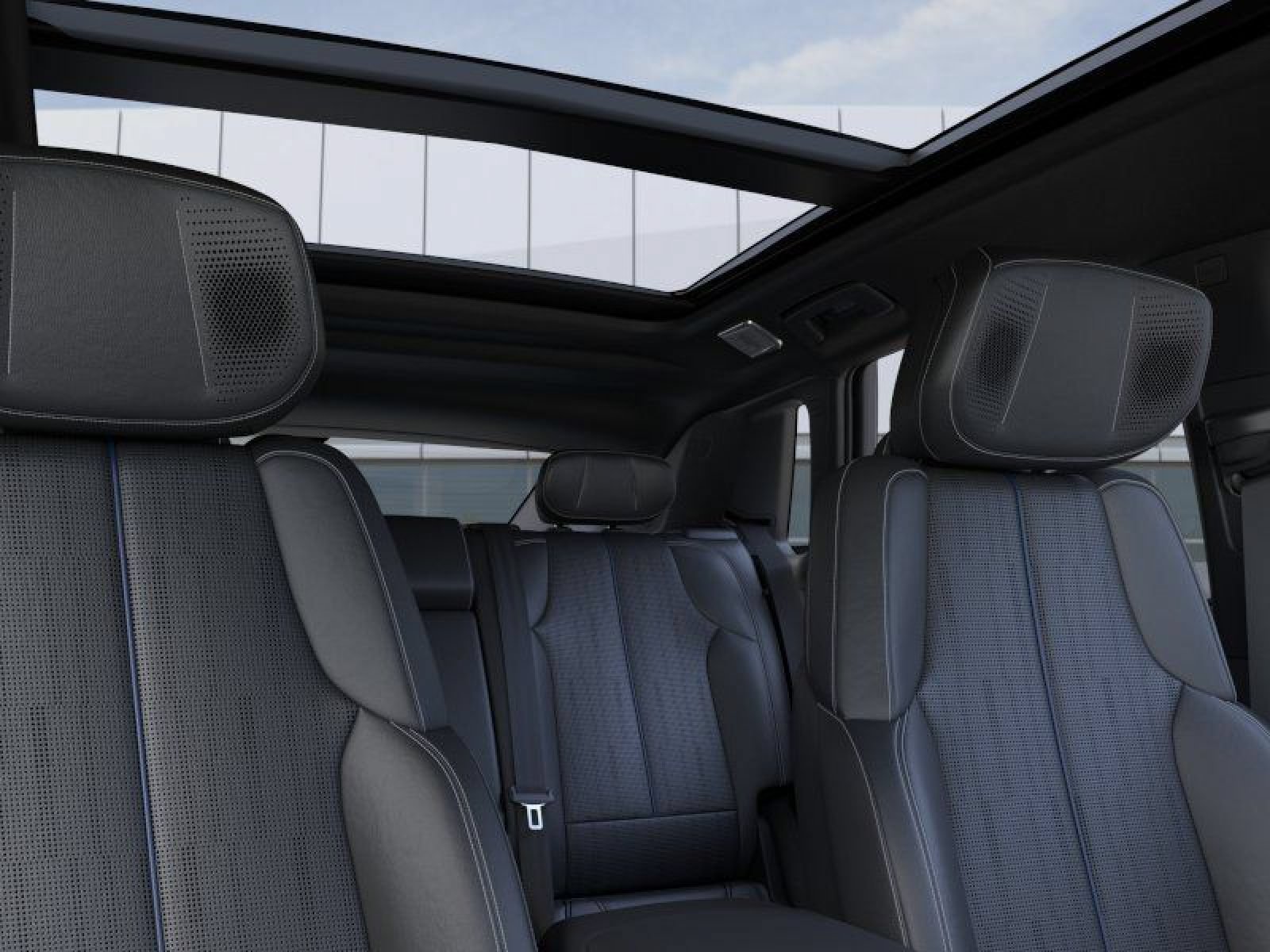 New 2027 Cadillac Lyriq Premium Sport w/ LPO, Floor Liner Package AWD/4WD image 24