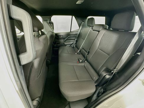 Used 2025 Toyota 4Runner SR5 AWD/4WD image 26