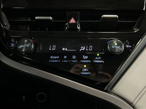 Used 2022 Toyota Camry SE FWD image 20