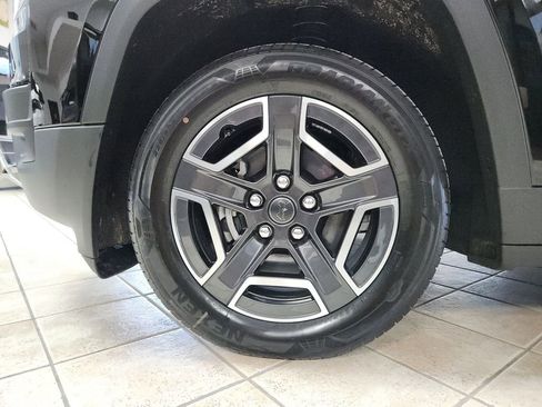 New 2026 Jeep Cherokee Limited image 33