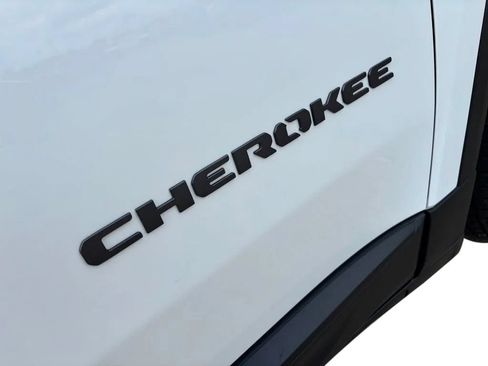New 2026 Jeep Cherokee Laredo AWD/4WD image 9