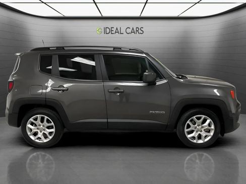Used 2018 Jeep Renegade Latitude FWD image 4