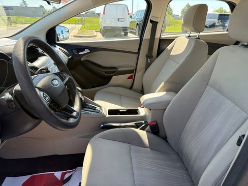 Used 2018 Ford Focus SE FWD image 15