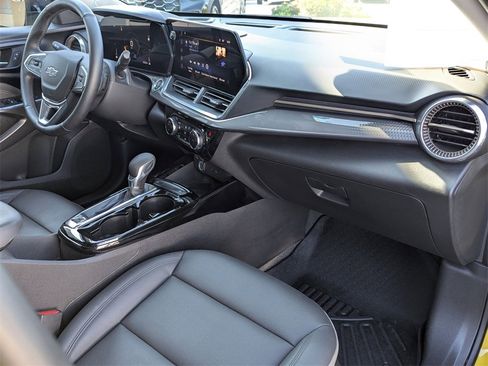 Used 2024 Chevrolet Trax ACTIV w/ Sunroof Package image 29