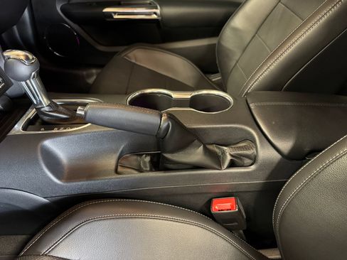 Used 2022 Ford Mustang GT Premium w/ Black Accent Package RWD image 35