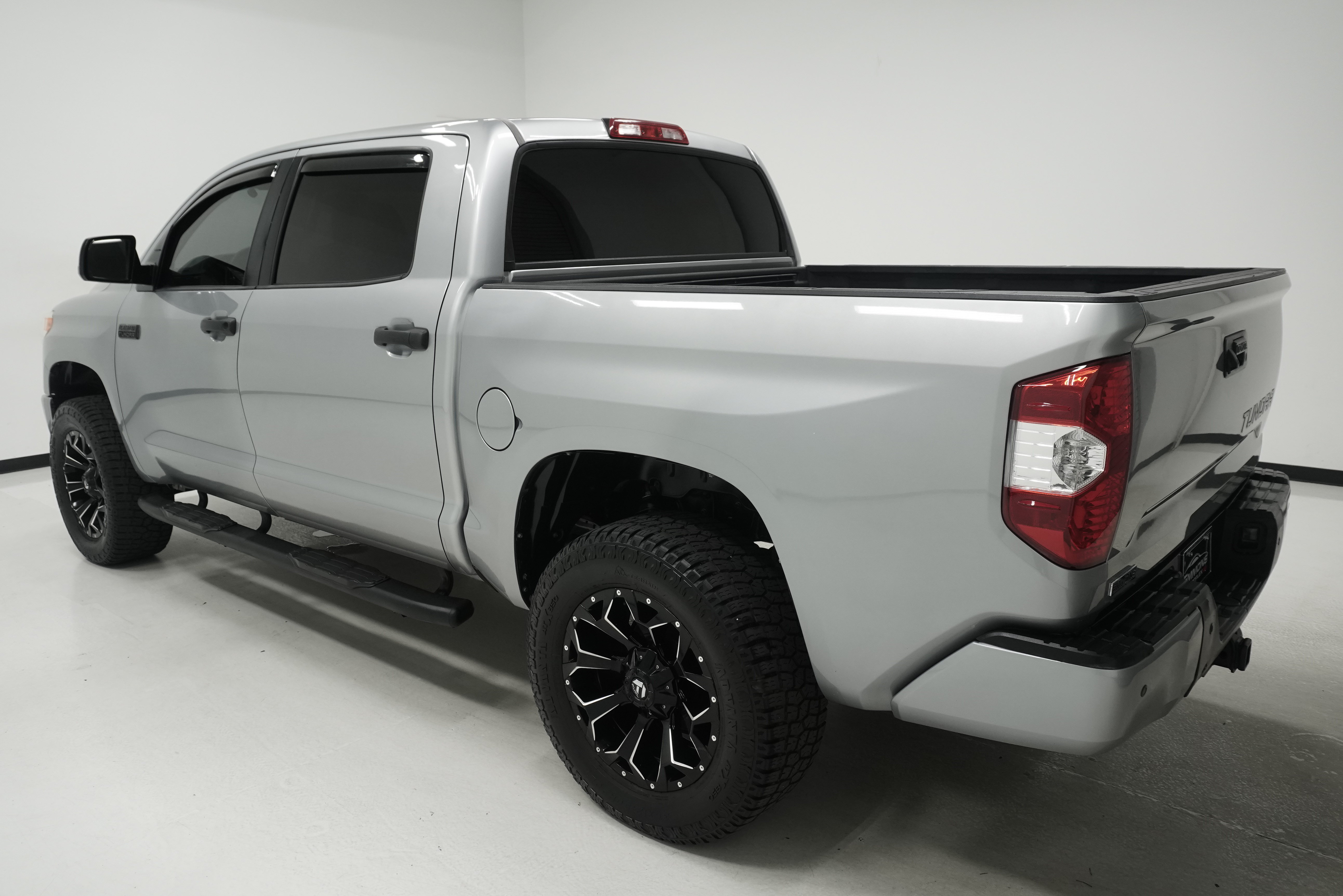 Used 2017 Toyota Tundra Platinum RWD image 5