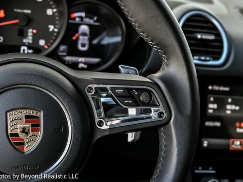 Used 2025 Porsche 718 Cayman image 33