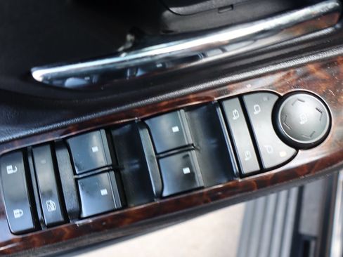 Used 2012 GMC Yukon Denali AWD/4WD image 29