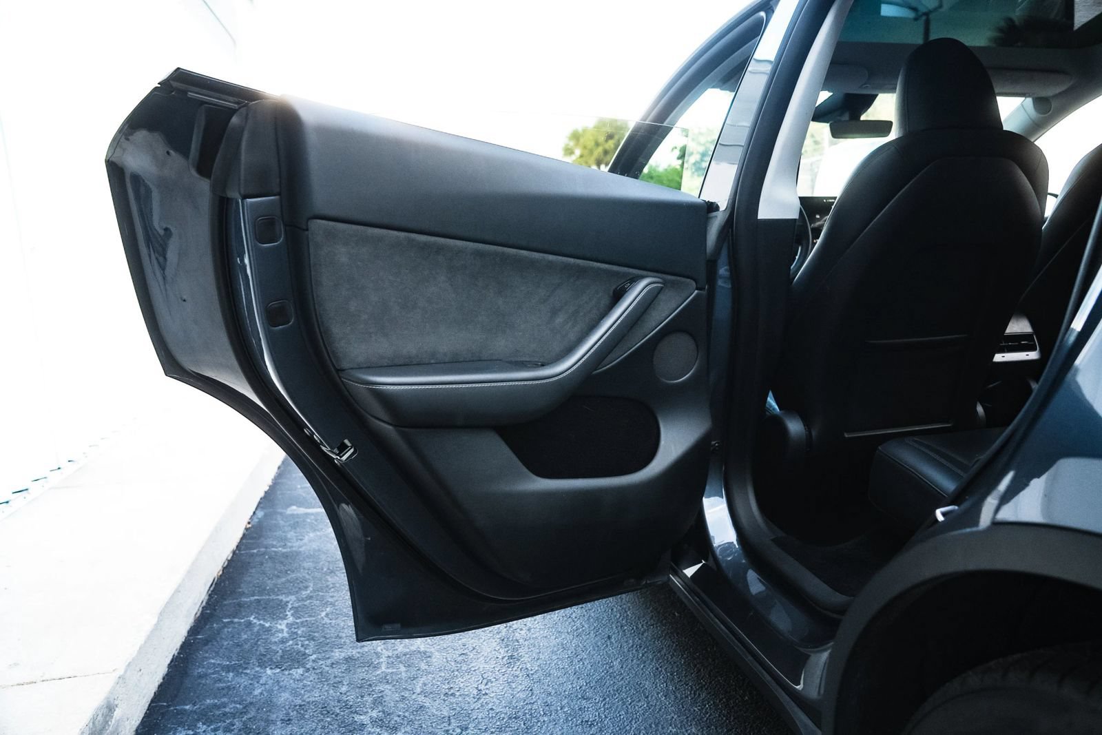 Used 2023 Tesla Model Y 2WD image 17
