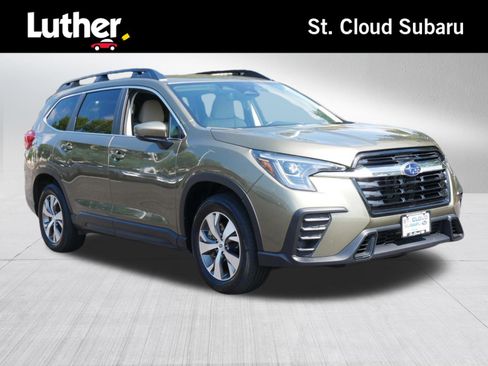 Used 2025 Subaru Ascent Premium AWD/4WD image 1
