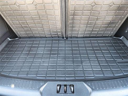 Used 2023 Ford Explorer Platinum w/ Technology Package image 32