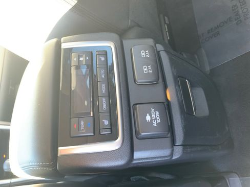 Certified 2022 Subaru Ascent Touring w/ Popular Package #2A image 23