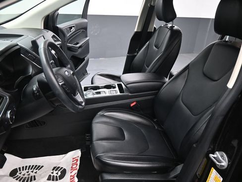 Certified 2022 Ford Edge Titanium AWD/4WD image 19