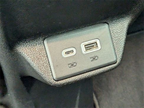 Certified 2023 Chevrolet Bolt EUV LT w/ Convenience Package image 26