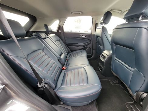 Used 2023 Ford Edge SEL w/ Sport Appearance Package image 13