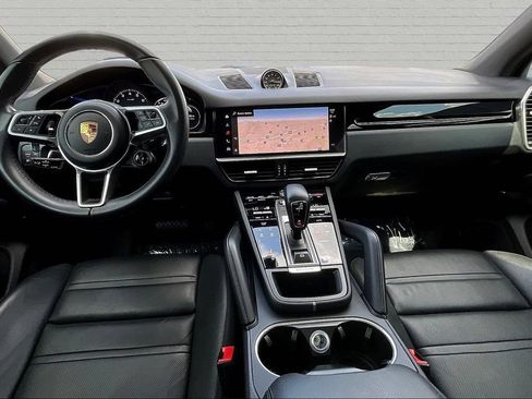 Used 2023 Porsche Cayenne w/ Premium Package AWD/4WD image 7