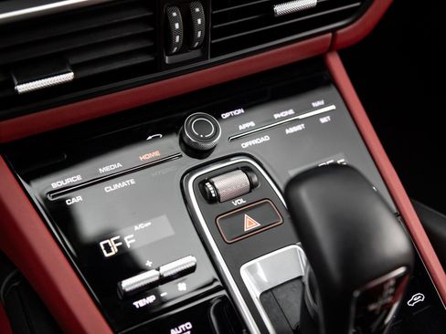 Used 2023 Porsche Cayenne image 26