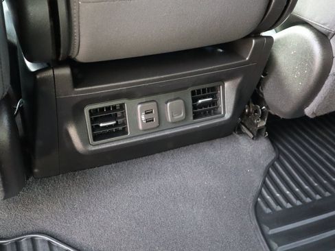 Used 2022 Chevrolet Silverado 1500 LT image 19