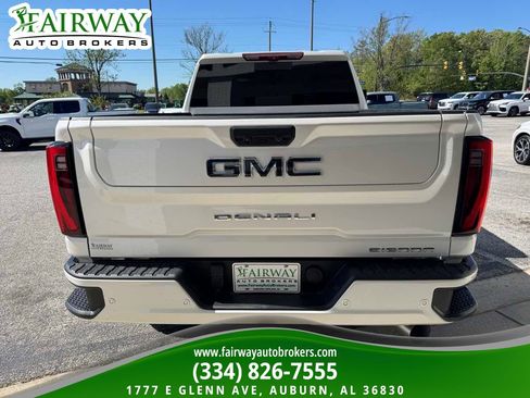 Used 2024 GMC Sierra 2500 Denali Ultimate AWD/4WD image 7