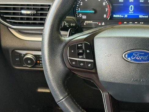 Used 2020 Ford Explorer XLT w/ Equipment Group 202A AWD/4WD image 34