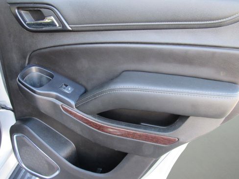 Used 2018 GMC Yukon SLT w/ Open Road Package image 40