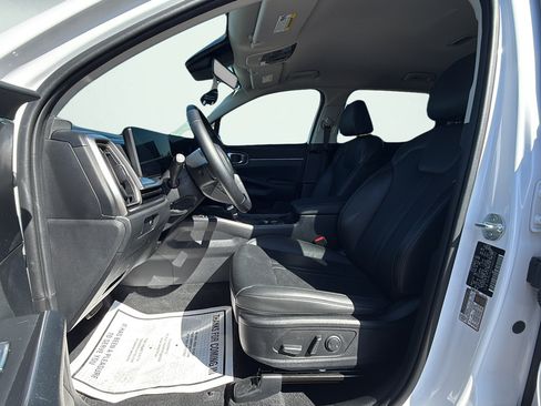 Used 2025 Kia Sorento S FWD image 21