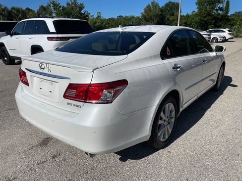 Used 2011 Lexus ES 350 FWD image 2