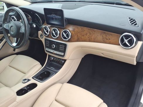 Used 2019 Mercedes-Benz GLA 250 4MATIC image 21