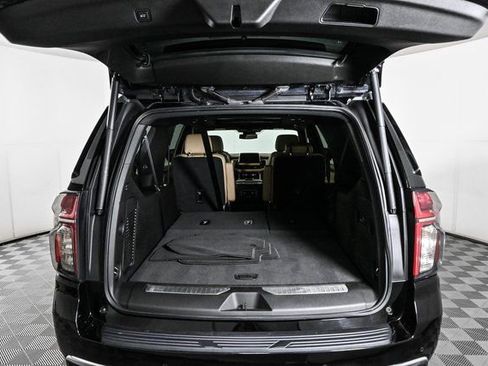 Used 2023 Chevrolet Suburban Premier image 32