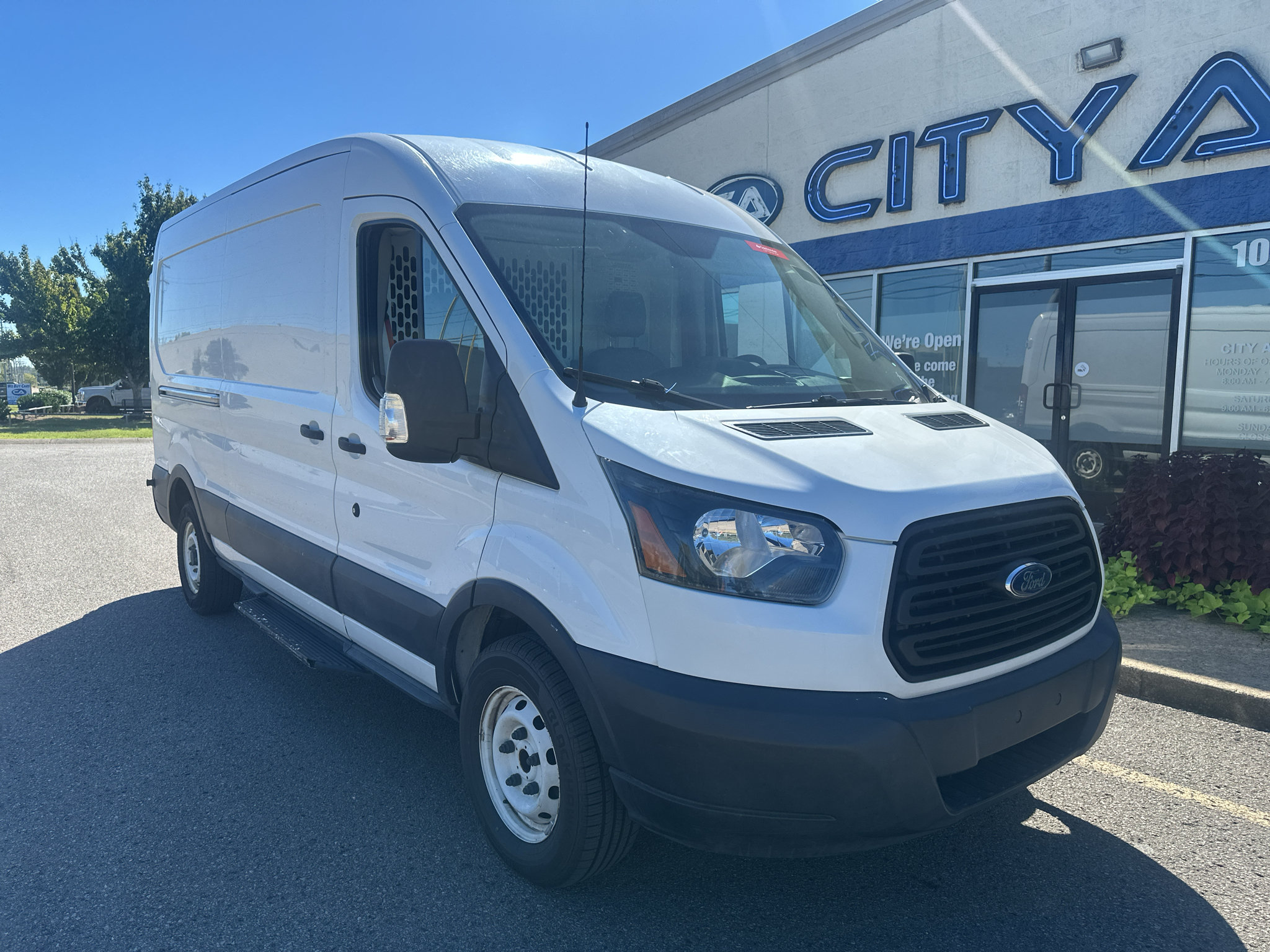 Used 2019 Ford Transit 150 148 Medium Roof RWD image 2