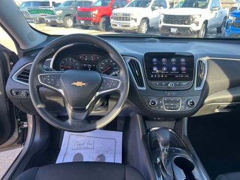 Used 2025 Chevrolet Malibu LT image 17