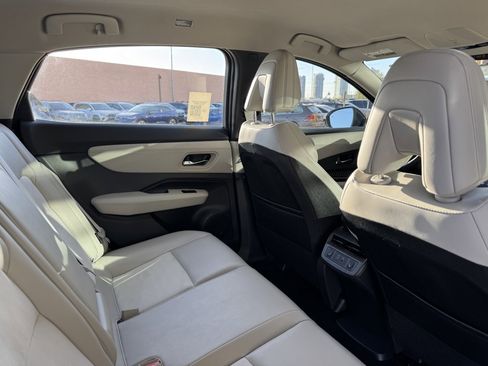 Used 2024 Nissan Ariya AWD image 41