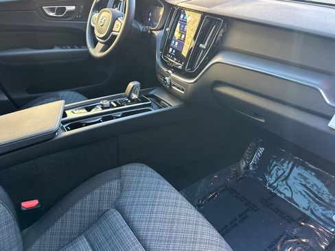 Used 2025 Volvo XC60 B5 Core w/ Protection Package Premier image 17