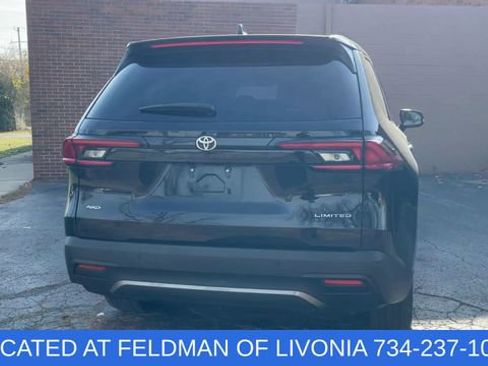 Used 2025 Toyota Grand Highlander AWD image 7