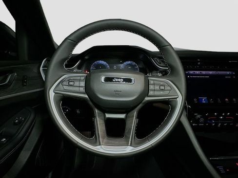 New 2025 Jeep Grand Cherokee L Limited w/ Luxury Tech Group II image 7