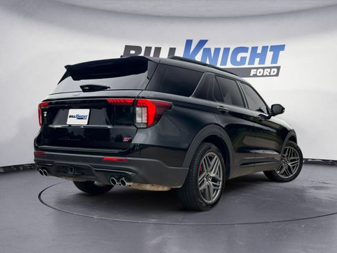 Used 2025 Ford Explorer ST AWD/4WD image 5