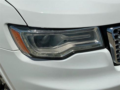 Used 2018 Jeep Grand Cherokee Overland AWD/4WD image 17