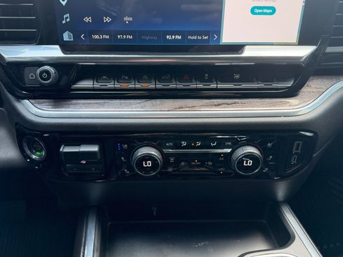 Used 2025 Chevrolet Silverado 1500 LTZ w/ LTZ Convenience Package II RWD image 19